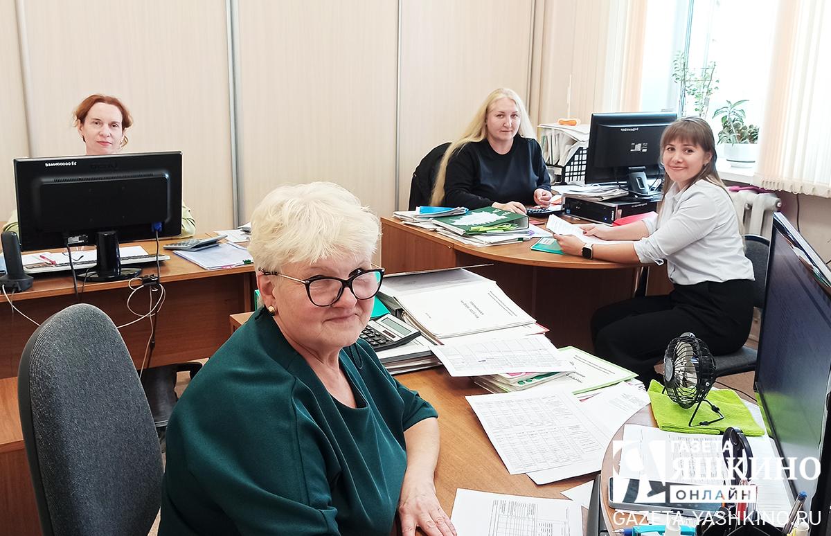 Сотрудники бюджетного отдела: Вероника Платежова, Елена Оленева, Светлана Гельфрих, Екатерина Ельникова. | Дарья Рэдван.