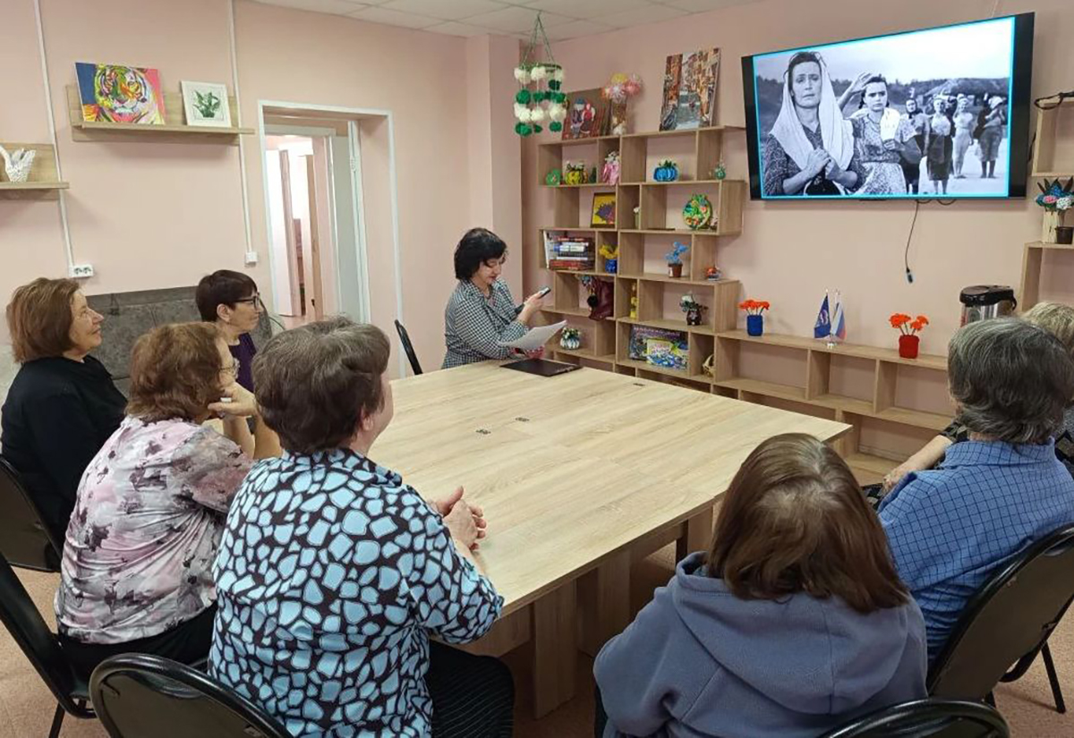 В Яшкинской центральной библиотеке.