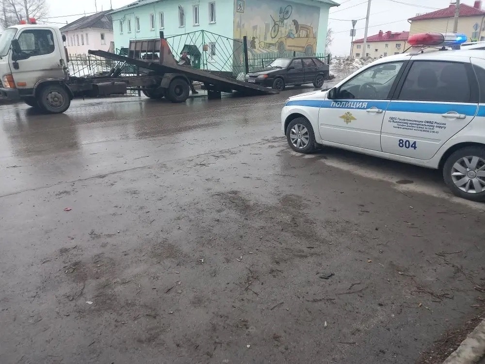 Машину забрали на штрафстоянку