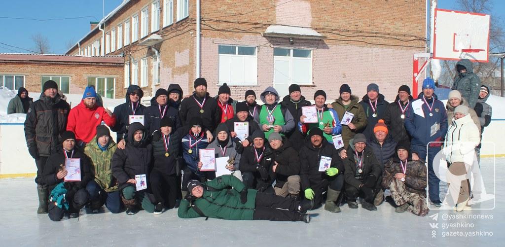 Команда КДВ победила в турнире по хоккею на валенках